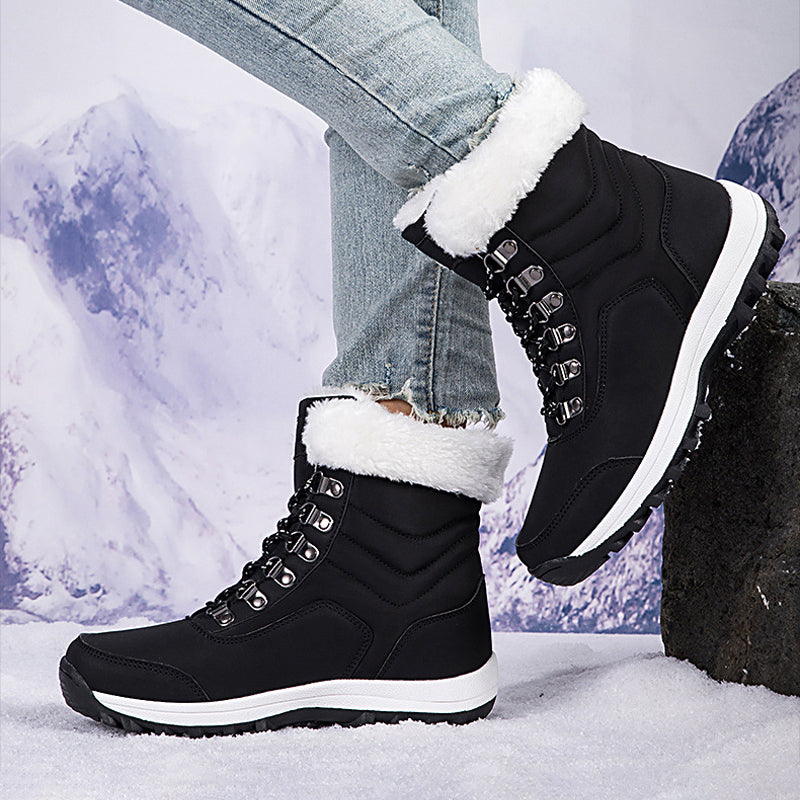 Fashionable, warm high-top boots